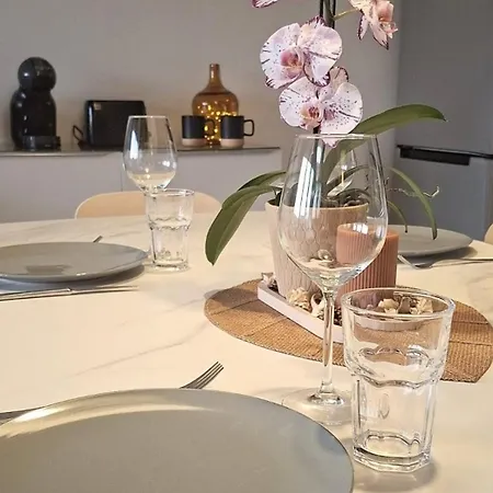 Beautiful 3-bedroom With Terrace, Park View Appartement
