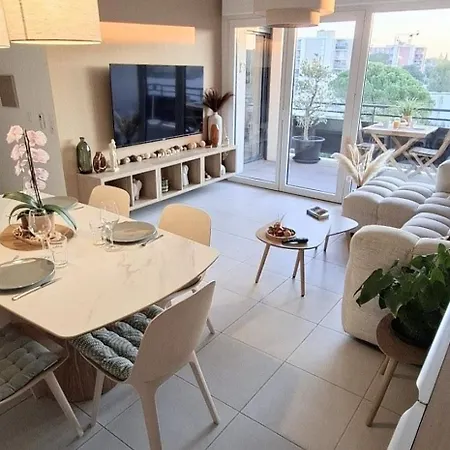 Beautiful 3-bedroom With Terrace, Park View Appartement